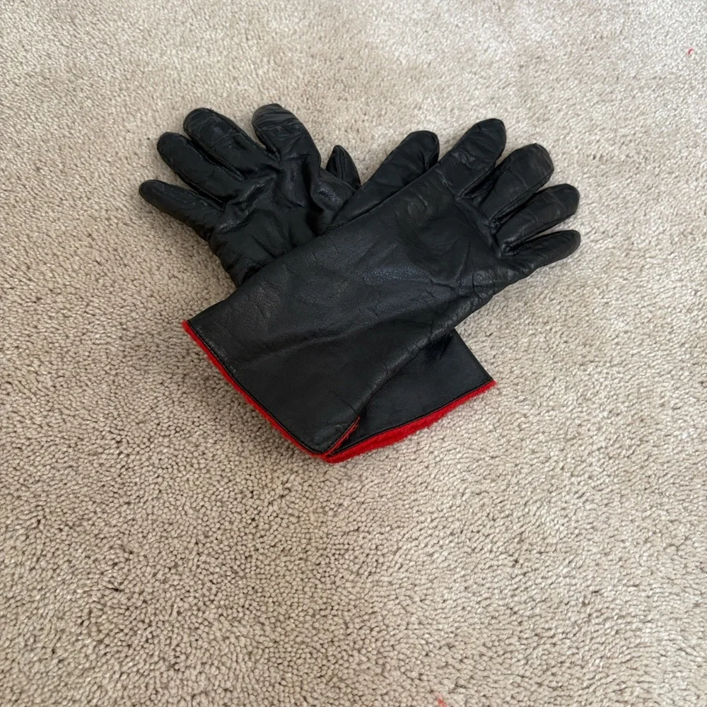 Black Leather Gloves